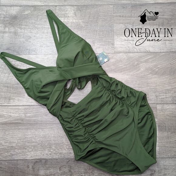 Blooming Jelly Cross Front Cut Out Tie Back One Piece Swimsuit Size M - Picture 3 of 7